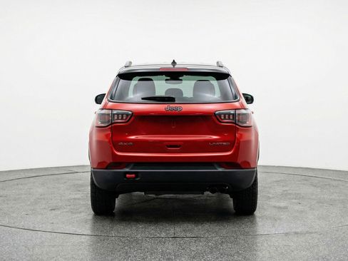 Used 2025 Jeep Compass Trailhawk image 7