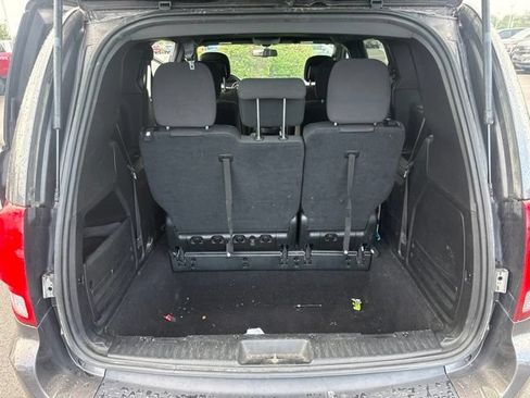 Used 2018 Dodge Grand Caravan SE FWD image 27