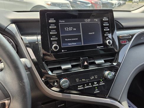 Used 2022 Toyota Camry SE w/ Convenience Package FWD image 18