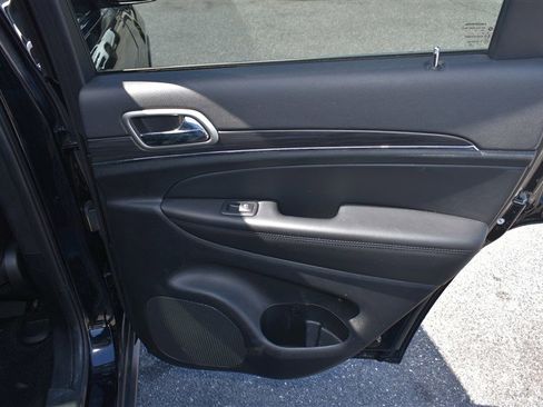 Used 2022 Jeep Grand Cherokee Limited w/ Tech Group image 28