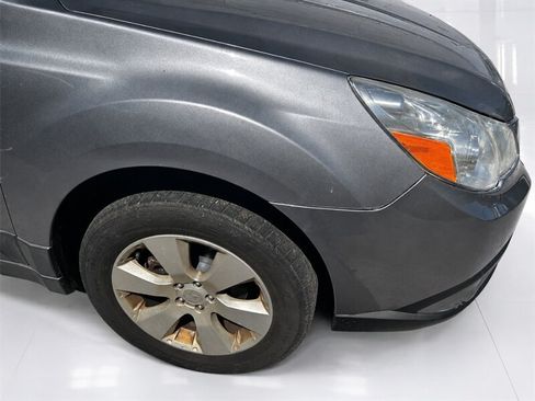 Used 2011 Subaru Outback 2.5i Premium w/ All-Weather Pkg AWD/4WD image 25