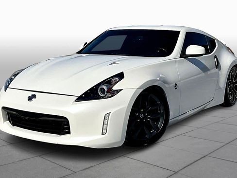 Used 2020 Nissan 370Z Coupe image 1