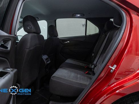 Used 2024 Chevrolet Equinox LT FWD image 24