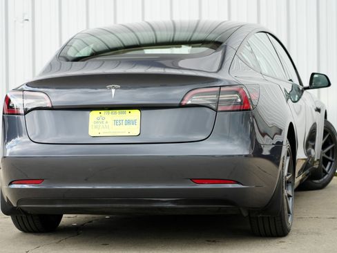 Used 2023 Tesla Model 3 Standard Range image 5