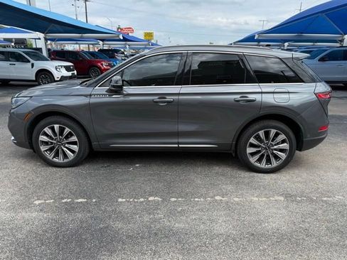 Used 2022 Lincoln Corsair Reserve w/ Equipment Group 201A FWD image 10