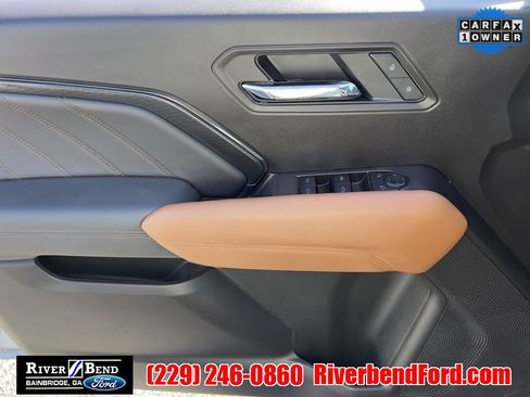 Used 2025 GMC Canyon AT4 image 13