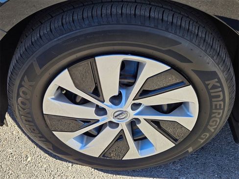 Used 2025 Nissan Altima 2.5 S image 11