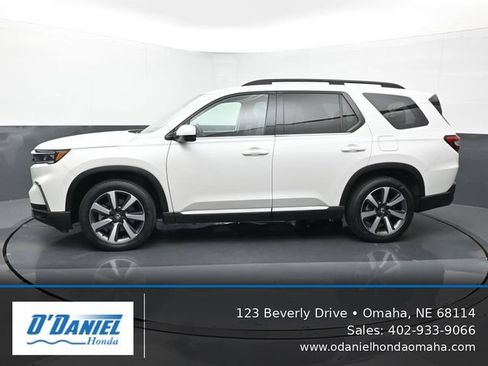Used 2023 Honda Pilot Touring image 2