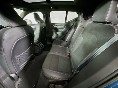 Used 2023 Volvo XC40 Recharge Ultimate image 28