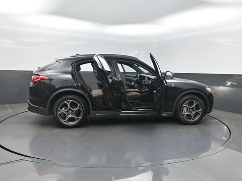 Used 2023 Alfa Romeo Stelvio Ti AWD/4WD image 34