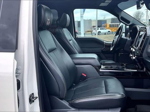 Used 2022 Ford F250 Lariat w/ Black Appearance Package image 28