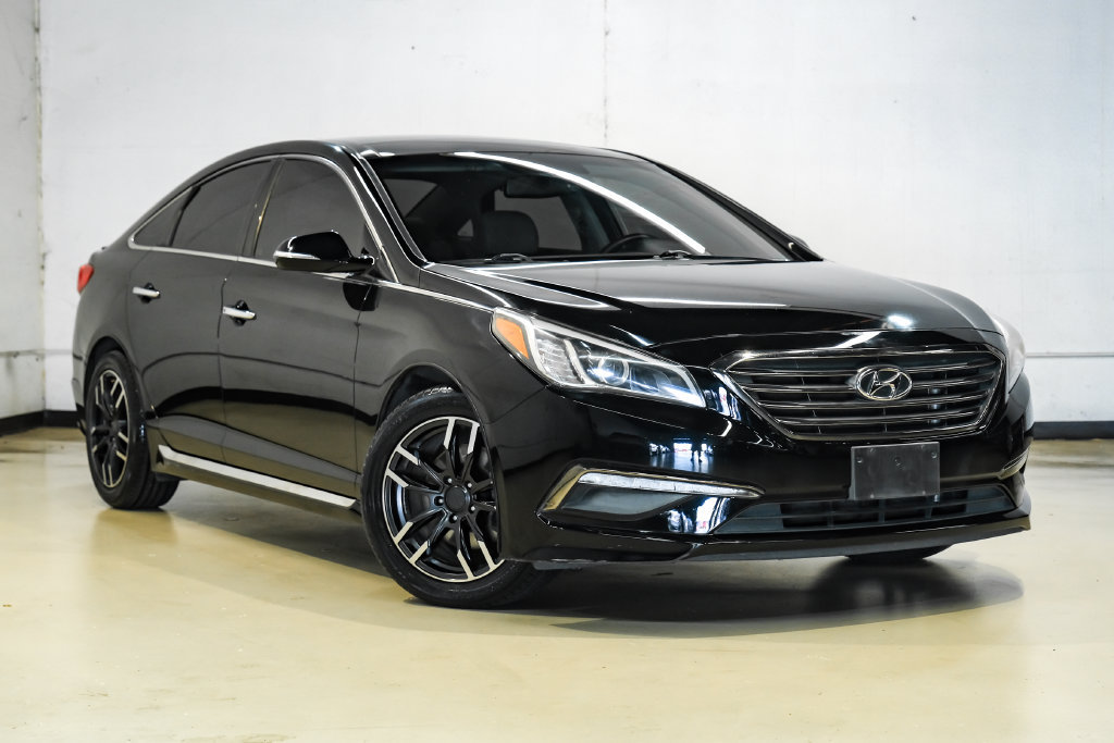 Used 2015 Hyundai Sonata Limited w/ Option Group 05 FWD image 6