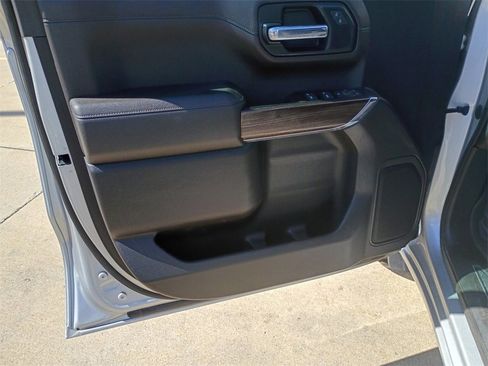 Used 2022 Chevrolet Silverado 1500 RST image 5