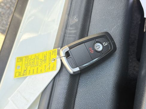 Used 2021 Ford EcoSport SE w/ SE Convenience Package FWD image 40