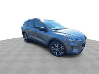 Used 2022 Ford Escape SE w/ SE Sport Appearance Package FWD video 2