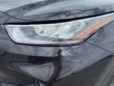 Used 2020 Toyota Highlander XLE AWD/4WD image 27