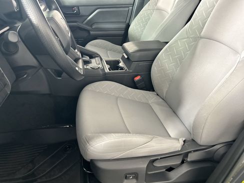Used 2025 Toyota Tacoma SR5 RWD image 21