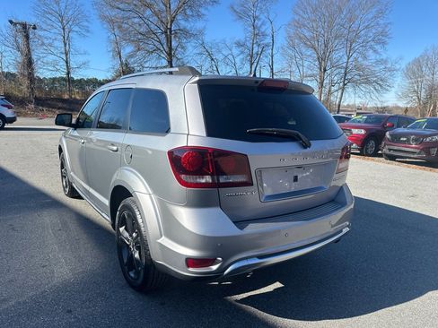 Used 2020 Dodge Journey Crossroad image 4
