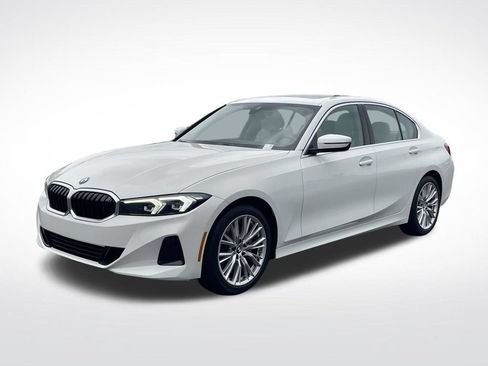 Used 2024 BMW 330i Sedan w/ Convenience Package RWD image 3