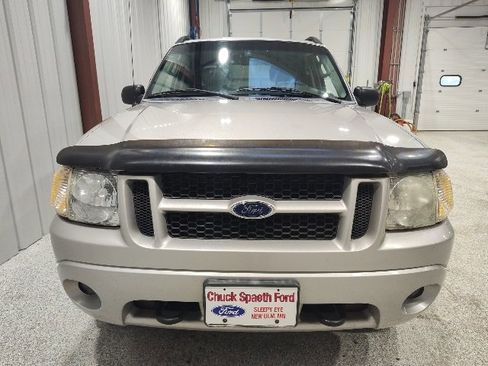 Used 2004 Ford Explorer Sport Trac image 2