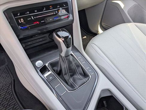 Used 2024 Volkswagen Tiguan SE R-Line FWD image 11