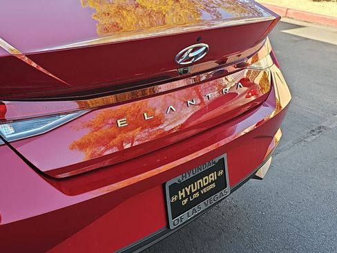 Used 2023 Hyundai Elantra SEL w/ Convenience Package FWD image 11