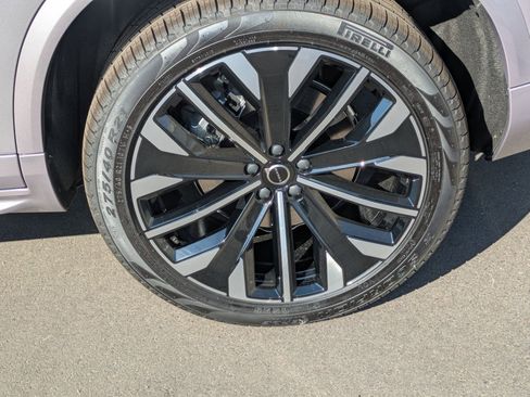 New 2026 Volvo XC90 B6 Plus w/ Protection Package Premier image 16