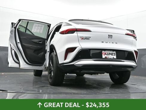 Used 2025 Buick Envista Sport Touring image 74