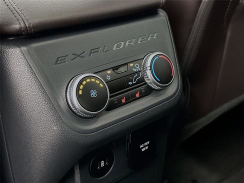 Used 2025 Ford Explorer Platinum w/ LUX Leather Package AWD/4WD image 34