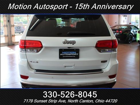 Used 2017 Jeep Grand Cherokee Summit AWD/4WD image 7