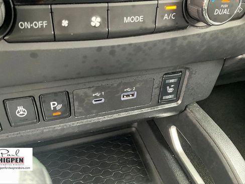 Used 2024 Nissan Frontier SV w/ SV Convenience Package image 32