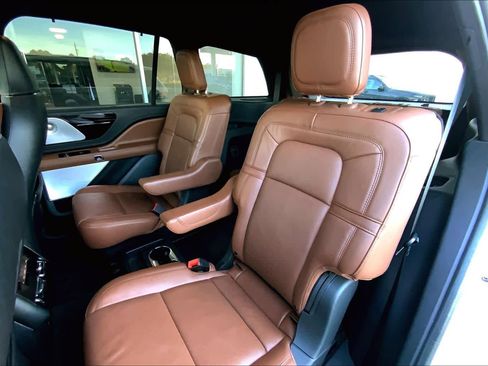 Used 2023 Lincoln Aviator Reserve w/ Equipment Group 201A image 22