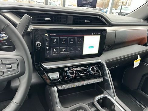 New 2026 GMC Sierra 3500 Denali w/ Denali Reserve Package image 23