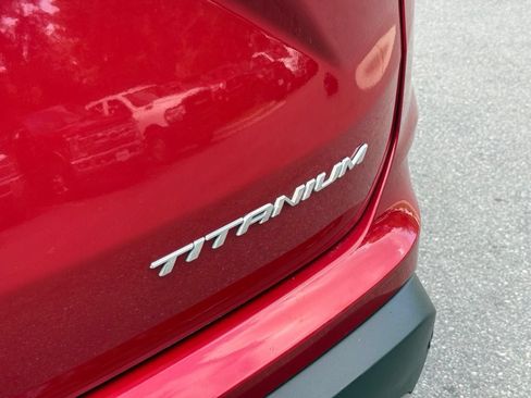 Used 2020 Ford Edge Titanium FWD image 11