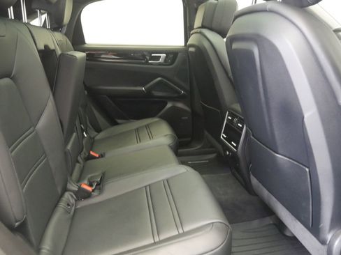 Certified 2023 Porsche Cayenne S AWD/4WD image 28
