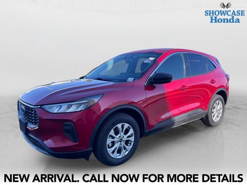 Used 2023 Ford Escape Active AWD/4WD image 2