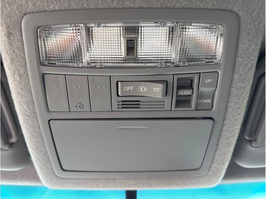Used 2013 Toyota Highlander SE FWD image 35
