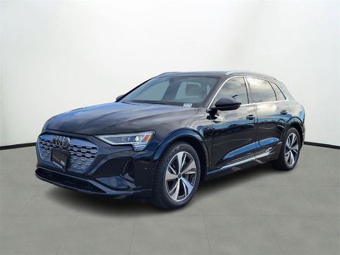 Used 2024 Audi Q8 e-tron Premium Plus image 1