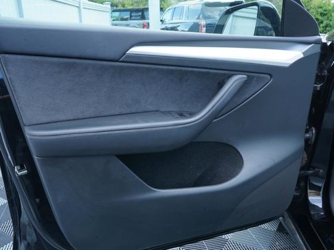 Used 2023 Tesla Model Y Performance AWD/4WD image 16