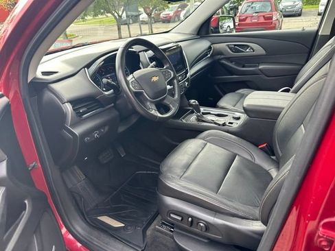 Used 2020 Chevrolet Traverse LT w/ LT Premium Package FWD image 13