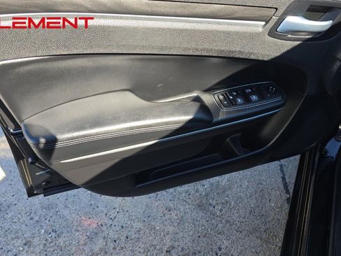 Used 2021 Chrysler 300 Touring image 14