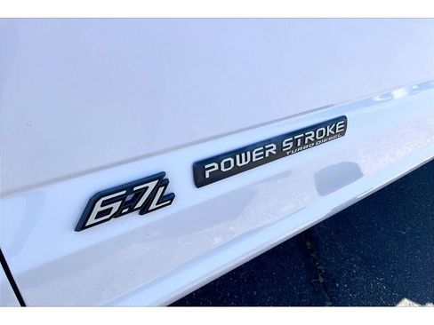 Used 2018 Ford F350 Lariat w/ Lariat Ultimate Package AWD/4WD image 32