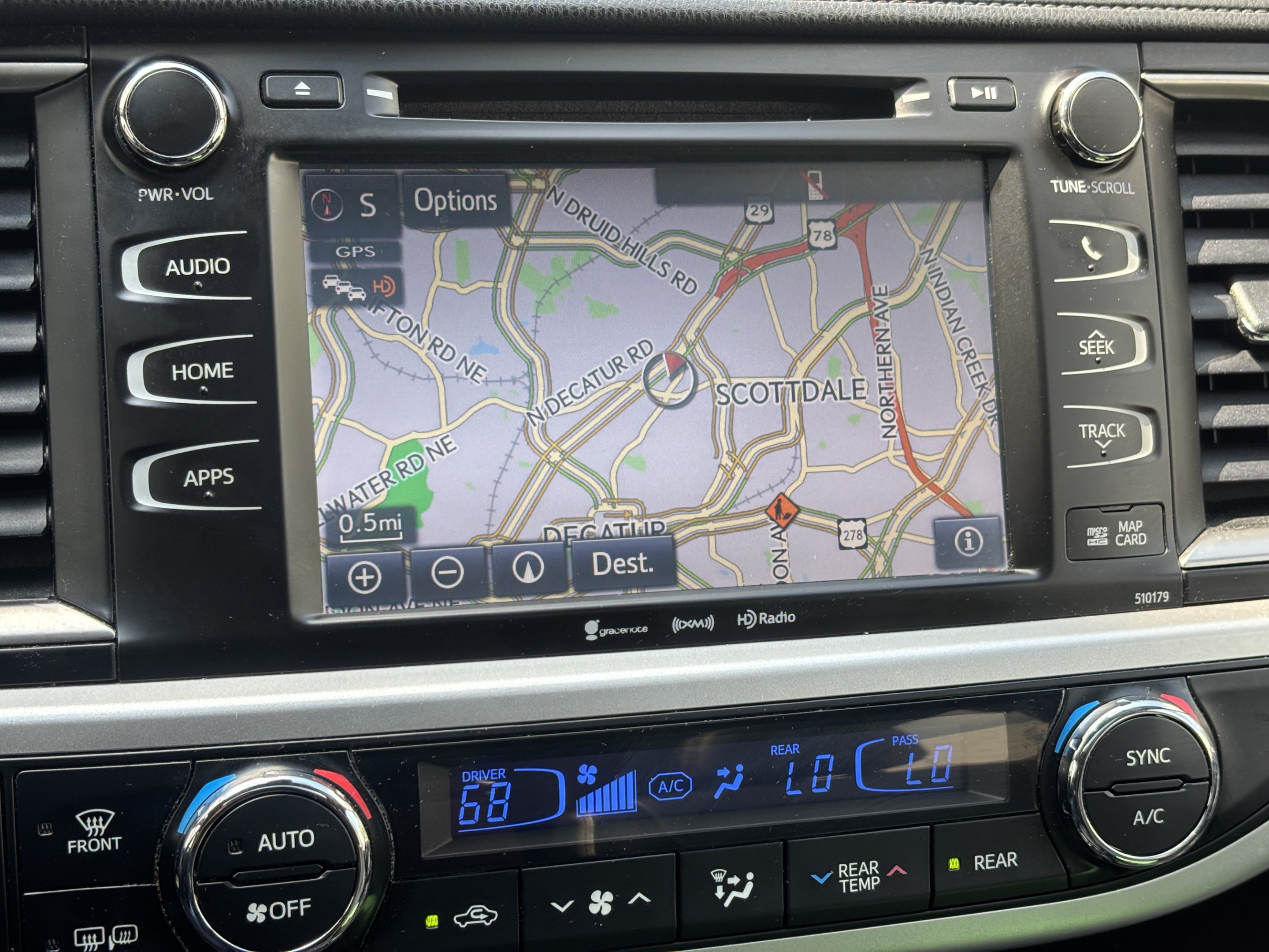 Used 2017 Toyota Highlander XLE FWD image 11
