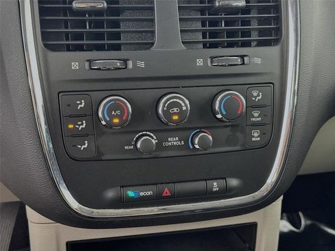 Used 2016 Dodge Grand Caravan SE w/ Quick Order Package 29E SE FWD image 15