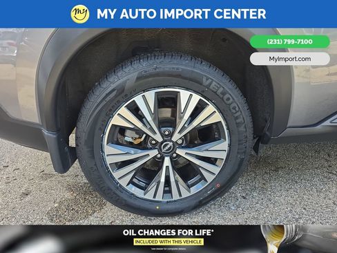Used 2023 Nissan Rogue SV AWD/4WD image 32