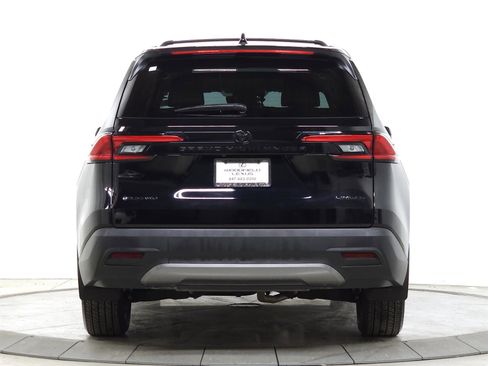 Used 2024 Toyota Grand Highlander Limited image 7