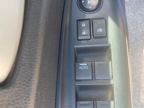 Used 2019 Honda Fit LX image 34