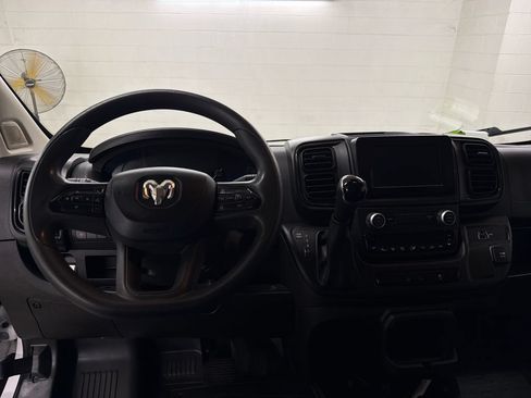 Used 2025 RAM ProMaster 2500 w/ Convenience Group FWD image 8