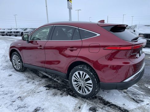 Used 2021 Toyota Venza XLE image 5