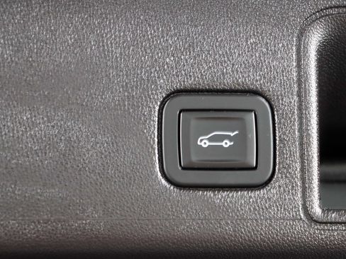 Used 2024 GMC Terrain SLT AWD/4WD image 29